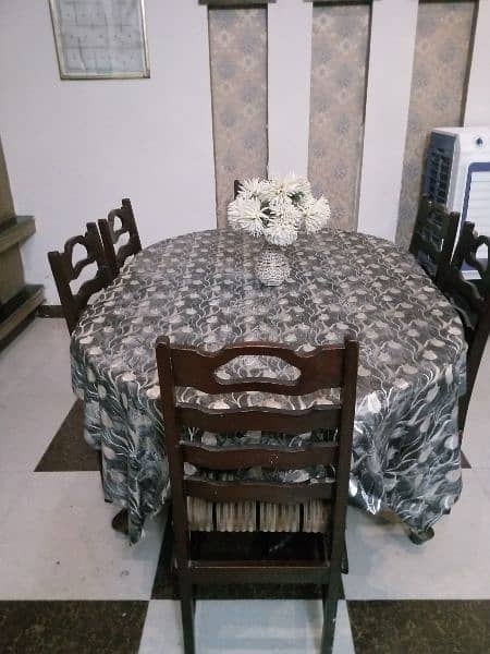 good condition dining tables 0322-5517300 0324-4026959 1