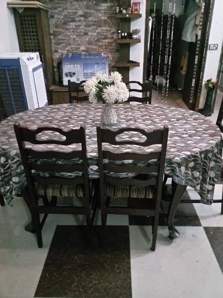 good condition dining tables 0322-5517300 0324-4026959 2