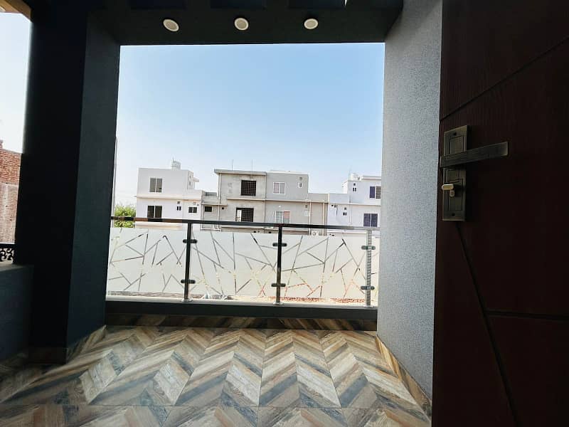 Brand New 5 Marla Luxury House For Available Sale In Lahore 2