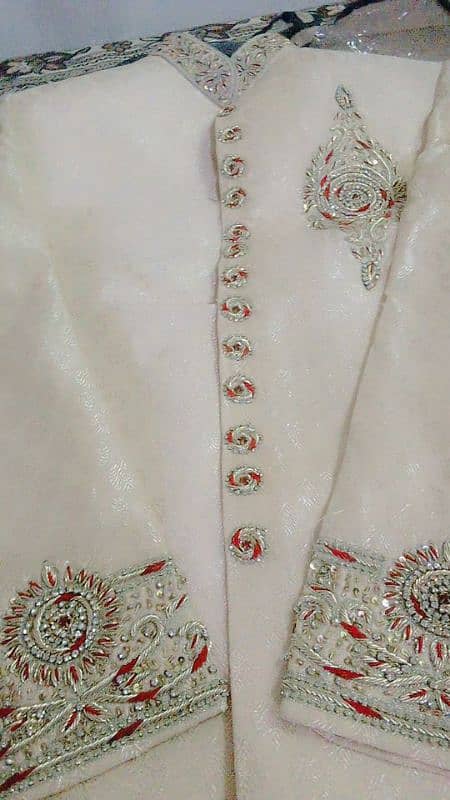 golden sherwani kullah with khussa 4