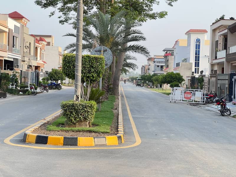 10 Marla Residential Plots Available For Sale In Park View City Lahore 1