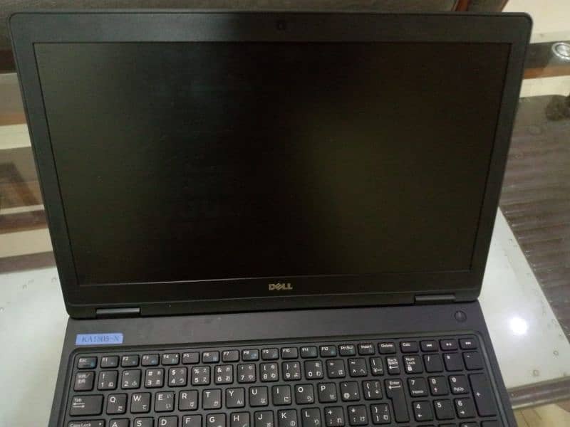 Dell Precision 3520 0