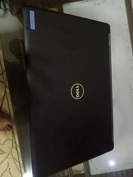 Dell Precision 3520 1