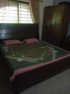 king size bed in good condition