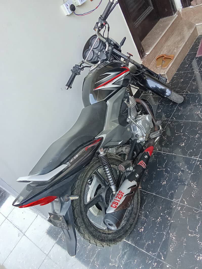 Honda CB 125F 2019 6