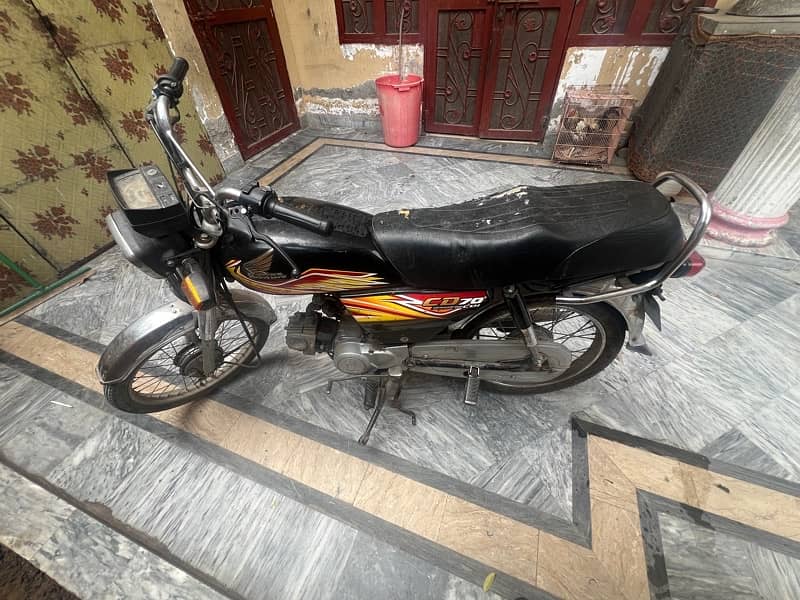 Honda CD 70 2020 4