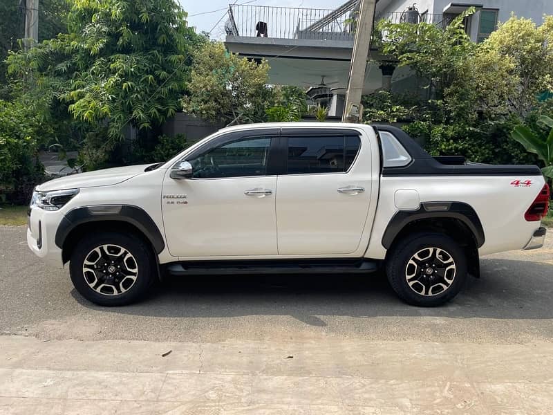 Toyota Hilux 2021 5