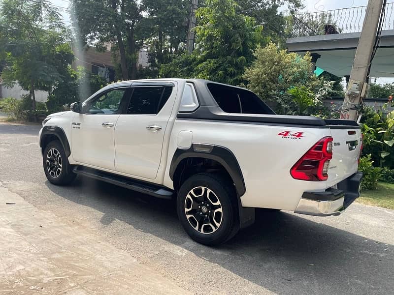 Toyota Hilux 2021 7