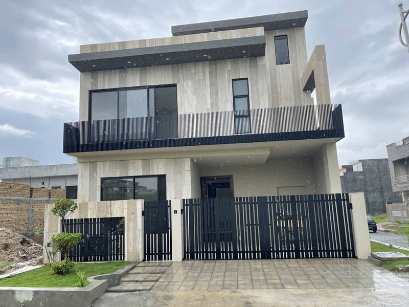 Corner Category Brand New House For Sale 0