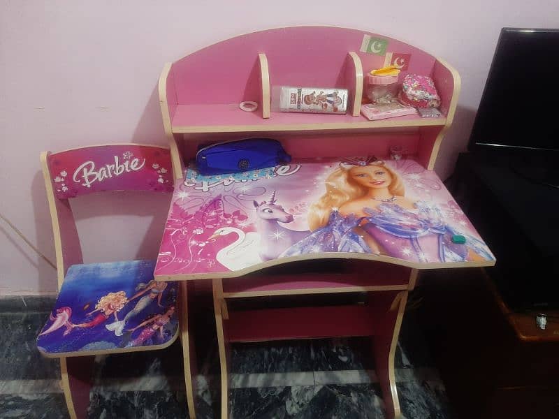 KIDS BABY GIRL TABLE AND CHAIR FOR SALE IN CHEAP PRICE 0