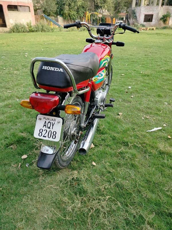 Honda CD 70 6