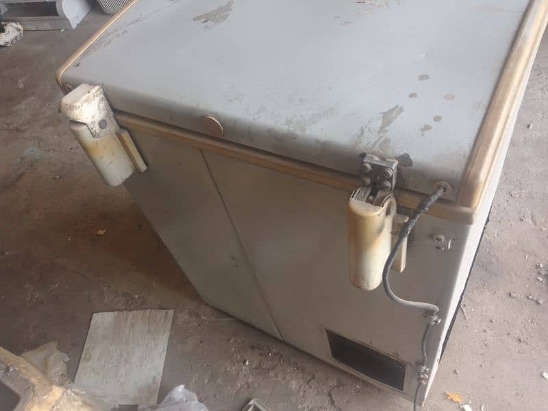 Dawlance Small deep freezer 1