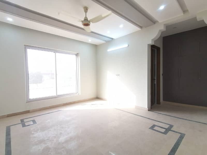 B-17 Kanal Brand New House Available For Sale 27