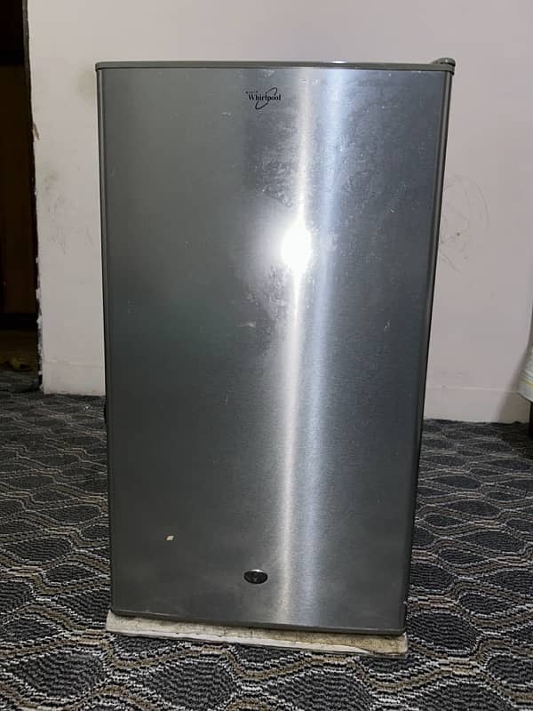 whirlpool mini Fridge URGENT SALE 3