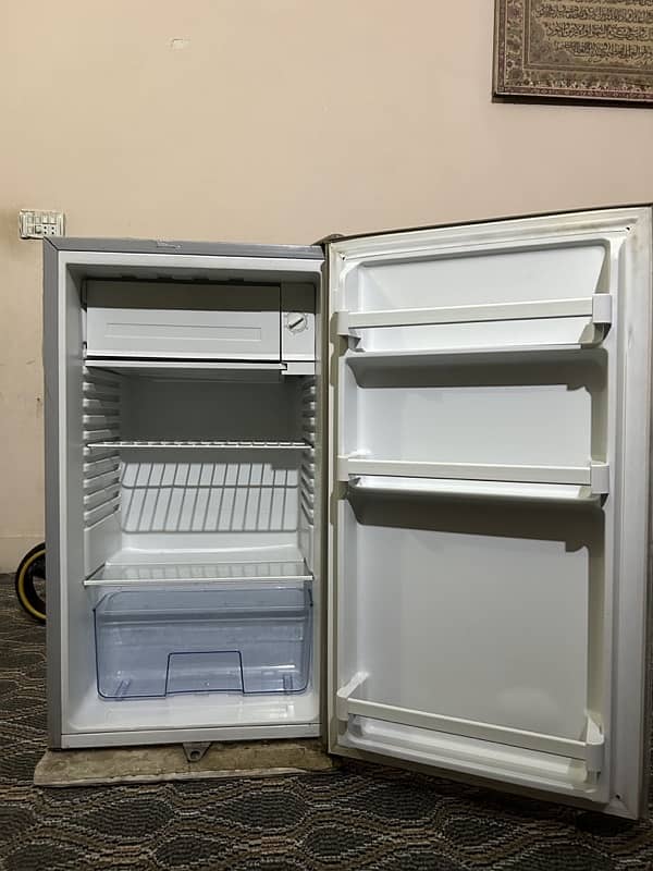 whirlpool mini Fridge URGENT SALE 10