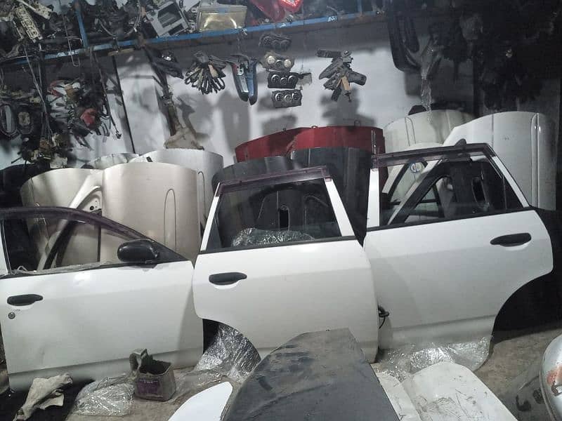 Nissan sunny body and machinal parts 13