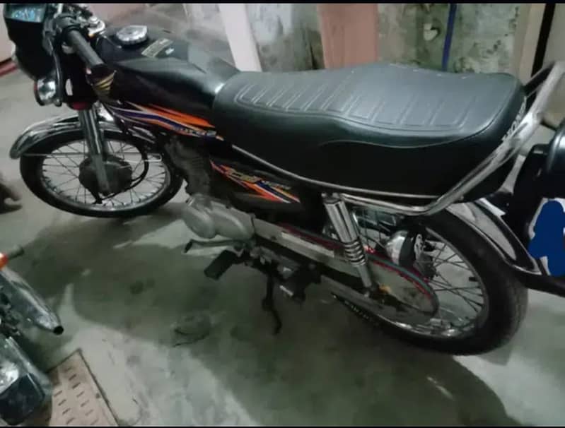 Honda CG 125 2018 model bike for sale call on 0322,6643435 0