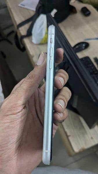 i phone XR dual sim pta approved 1