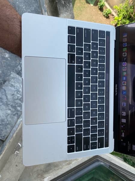 Macbook Pro 2016 16/512 CTO Model 7