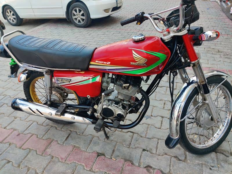 Honda 125 Red colar 1