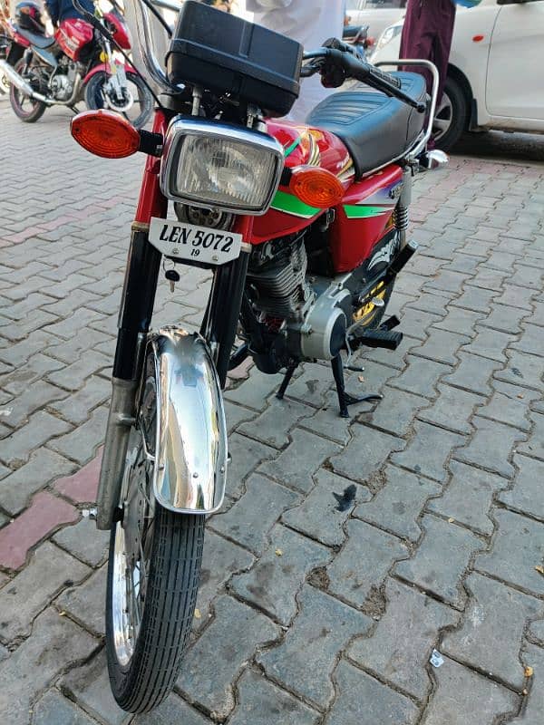 Honda 125 Red colar 2