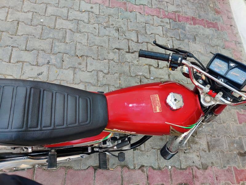 Honda 125 Red colar 4