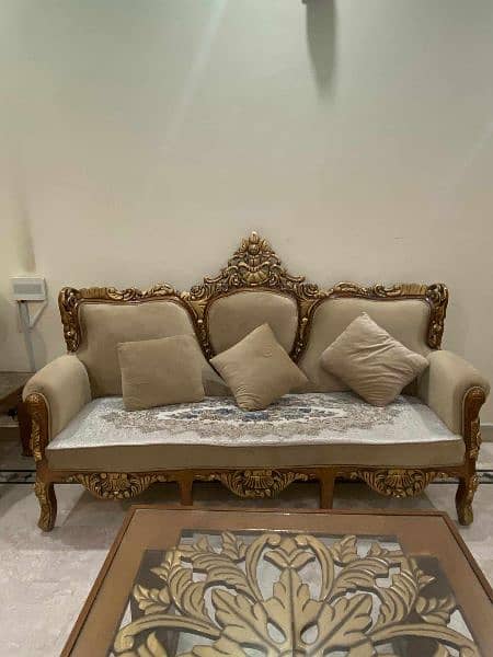 Royal Sofa Set With Table 2