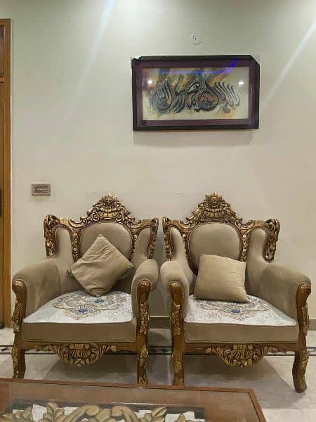 Royal Sofa Set With Table 4