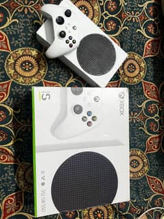 Xbox Series S Robot White Extra controller and Charging Station