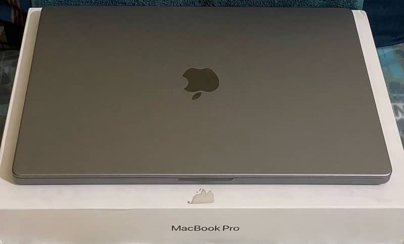 MacBook Pro M1 Max 16 Inch 2021 12