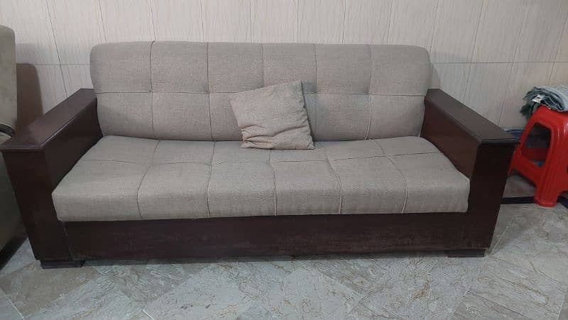 Beautiful 8 seater sofa set 2