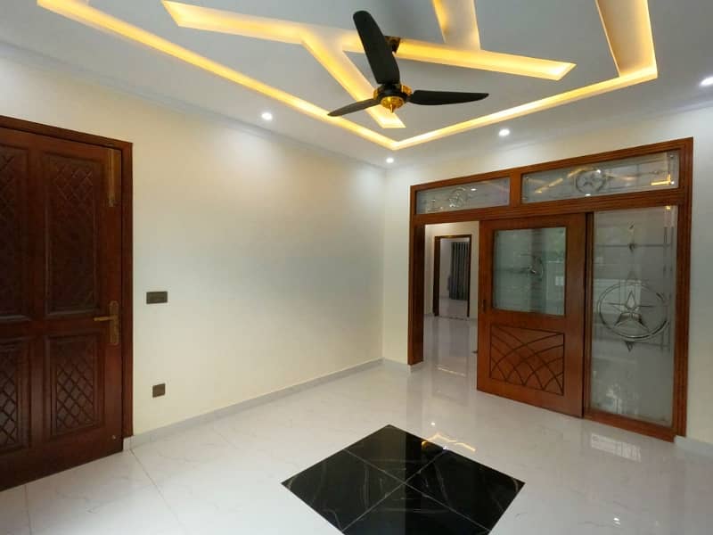 A Prime Location House Of 10 Marla In Rs. 33500000 3