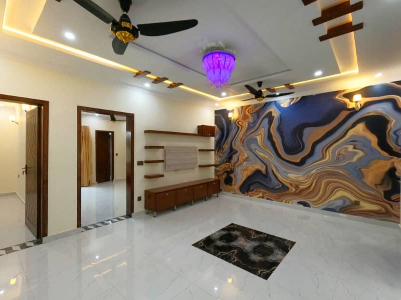 A Prime Location House Of 10 Marla In Rs. 33500000 6