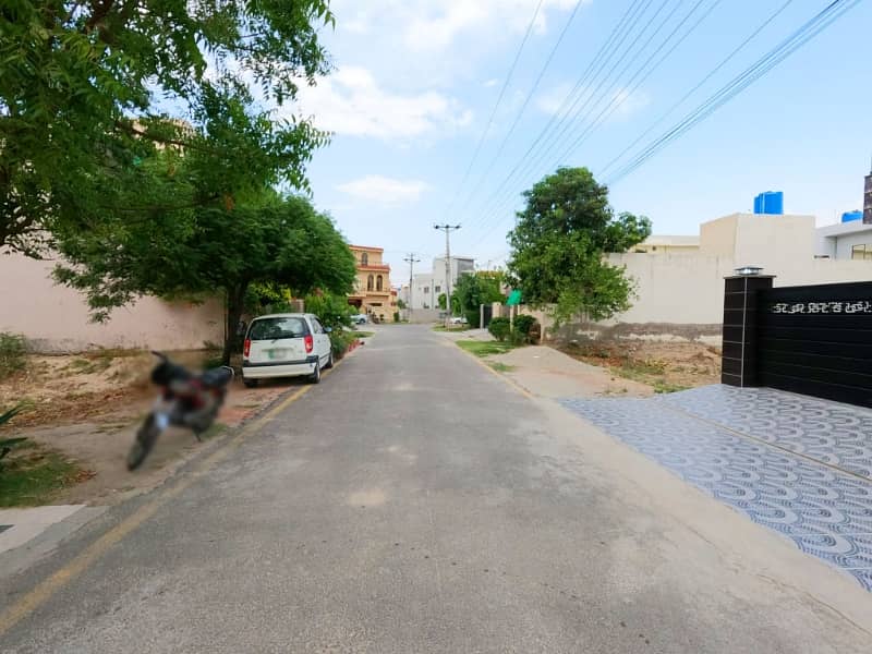 A Prime Location House Of 10 Marla In Rs. 33500000 12