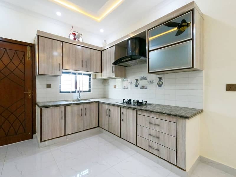 A Prime Location House Of 10 Marla In Rs. 33500000 19