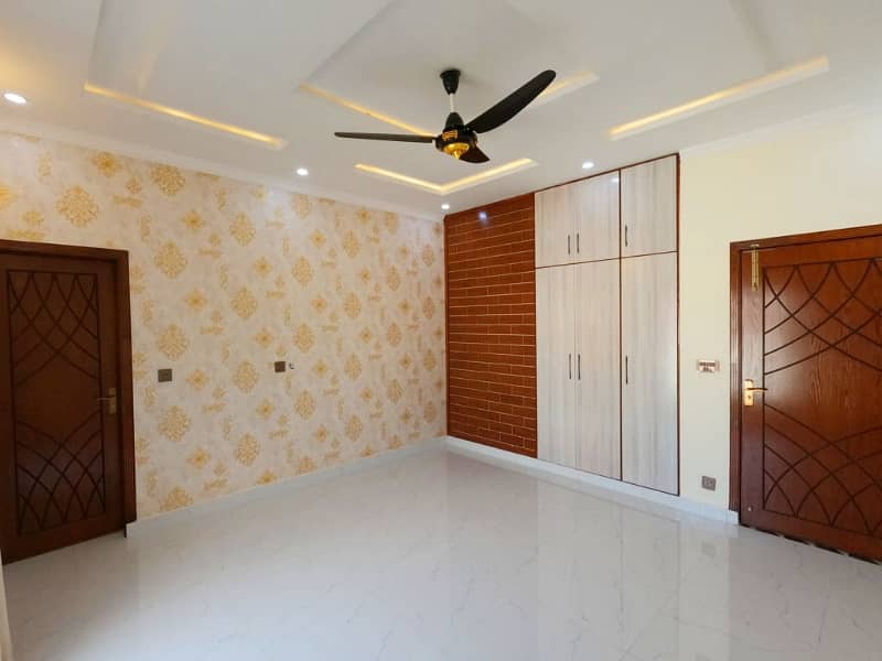 A Prime Location House Of 10 Marla In Rs. 33500000 22