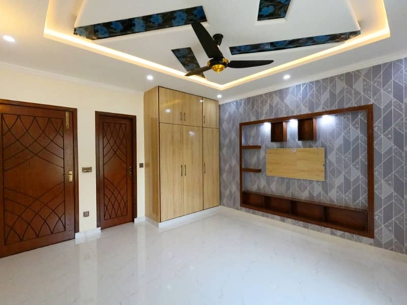 A Prime Location House Of 10 Marla In Rs. 33500000 30