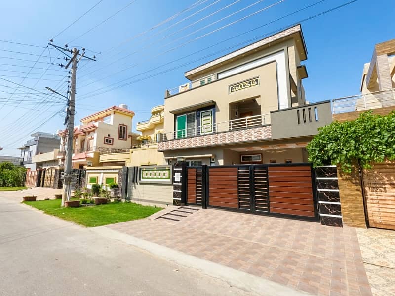 Ready To Buy A On Excellent Location House In Central Park - Block G Lahore 1