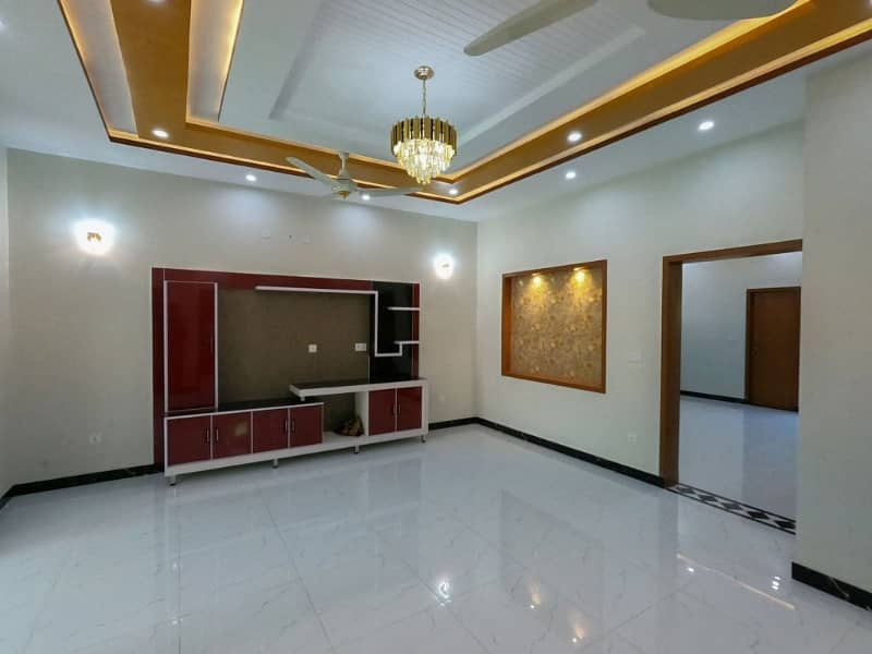 Ready To Buy A On Excellent Location House In Central Park - Block G Lahore 9