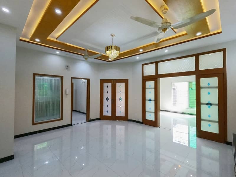 Ready To Buy A On Excellent Location House In Central Park - Block G Lahore 10