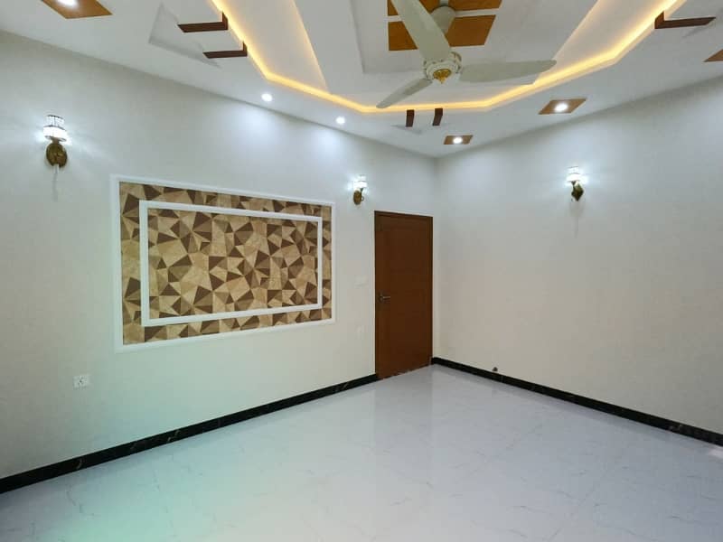 Ready To Buy A On Excellent Location House In Central Park - Block G Lahore 13