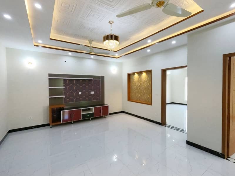 Ready To Buy A On Excellent Location House In Central Park - Block G Lahore 21