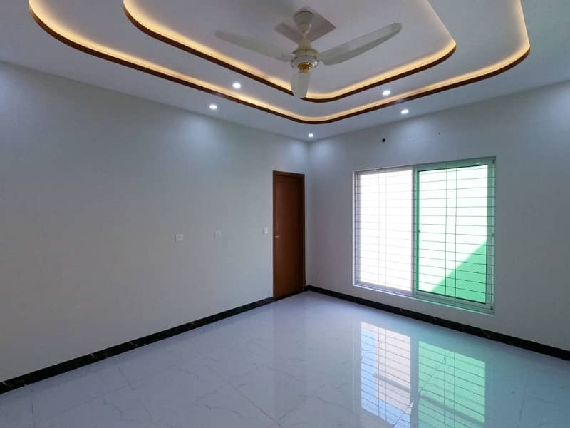 Ready To Buy A On Excellent Location House In Central Park - Block G Lahore 24