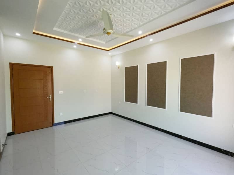 Ready To Buy A On Excellent Location House In Central Park - Block G Lahore 29