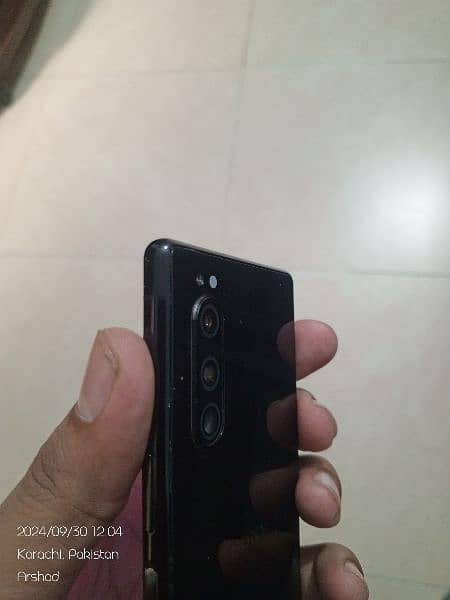 I'm selling my Xperia 5 6/64 non pta condition 10/9 he 1