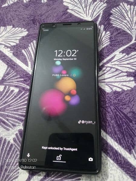 I'm selling my Xperia 5 6/64 non pta condition 10/9 he 5