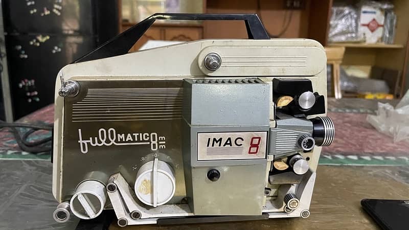 IMAC 8 Vintage movie Camera 1