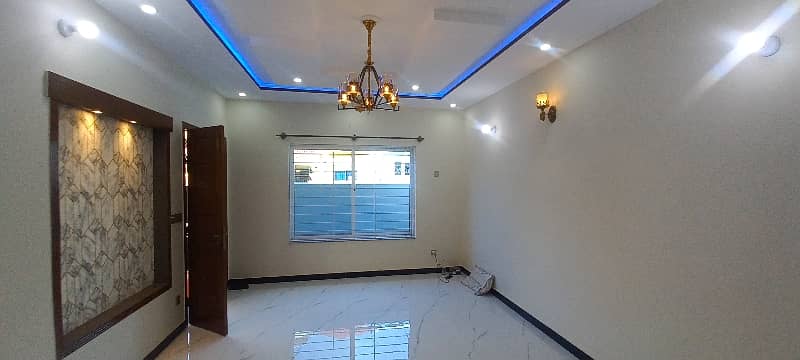 Brand New Luxury House 28