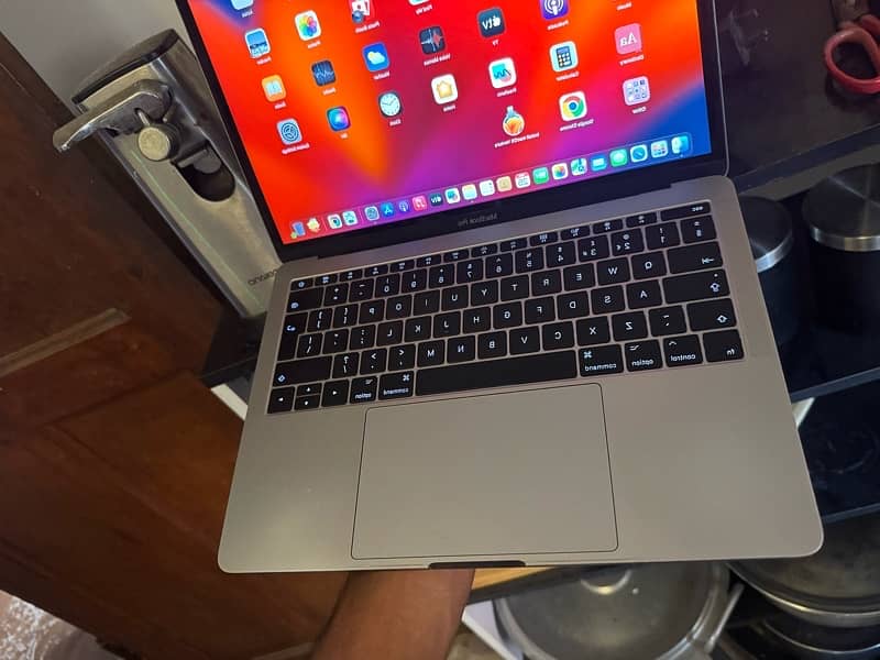 MacBook Pro 2017 in Neat & Clean Condition 3