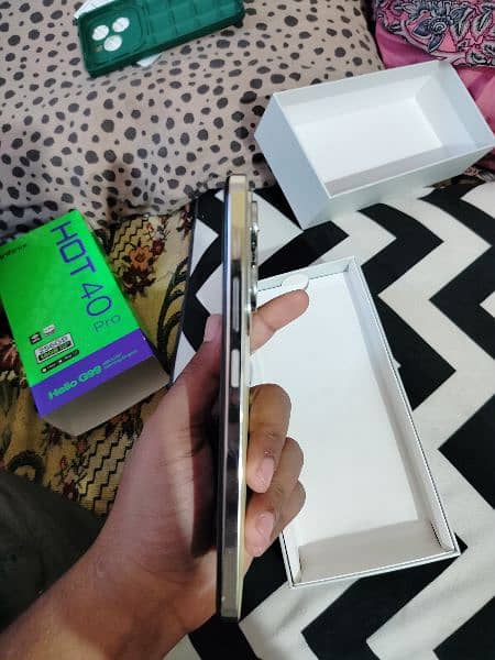 infinix Hot 40 Pro 4